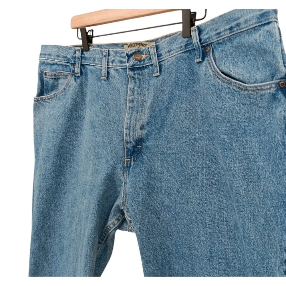 Wrangler Authentics Jeans Mens 46x30 Blue Regular Fit Denim Classic Workwear